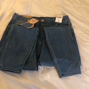 Brand new jeans never worn size 16 $15